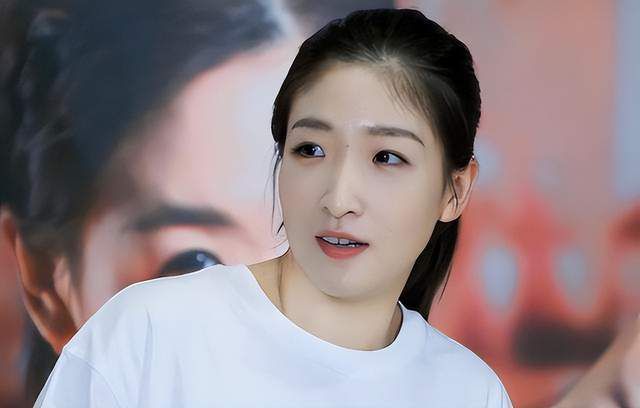 后辈的妻子